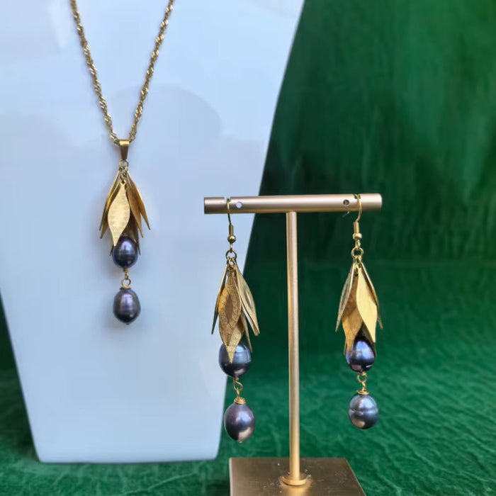 Sinafea Natural Freshwater Pearl Necklace and Earring Set