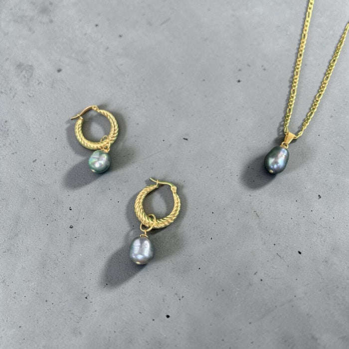 Sautia Set (Natural Freshwater Pearls)
